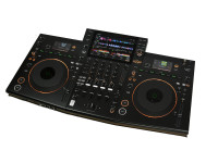 Pioneer DJ OPUS-QUAD Controlador DJ Pro All-in-One e Ecrã Touch Pioneer DJ OPUS-QUAD Controlador DJ Pro All-in-One e Ecrã Touch